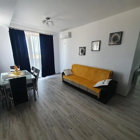 Amira Apartment